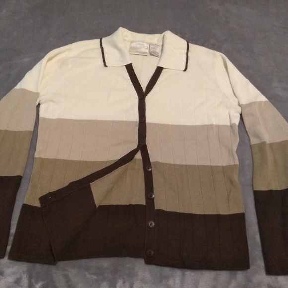 Button Up Lightweight Sweater - Picture 3 of 3